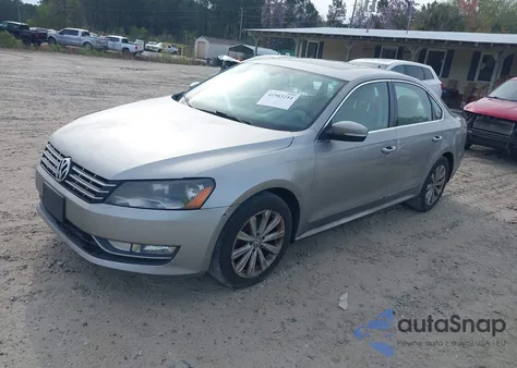 2013 Volkswagen Passat 2.5L Sel Premium from USA, damaged, VIN 1VWCP7A39DC045689